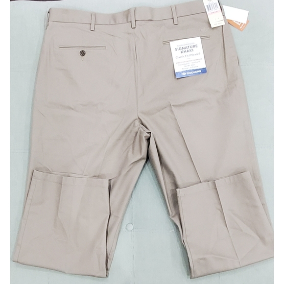 Dockers Classic Fit Pleated 40 X 30 - Picture 3 of 6